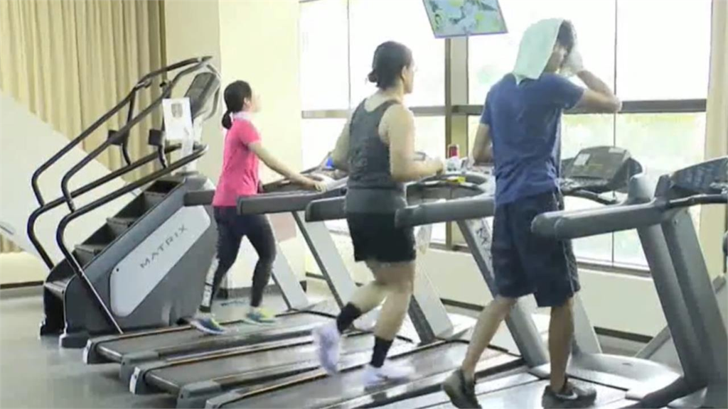 爬樓梯變喘、心臟亂跳不只是初老！營養師曝「2大族群」恐是身體在求救