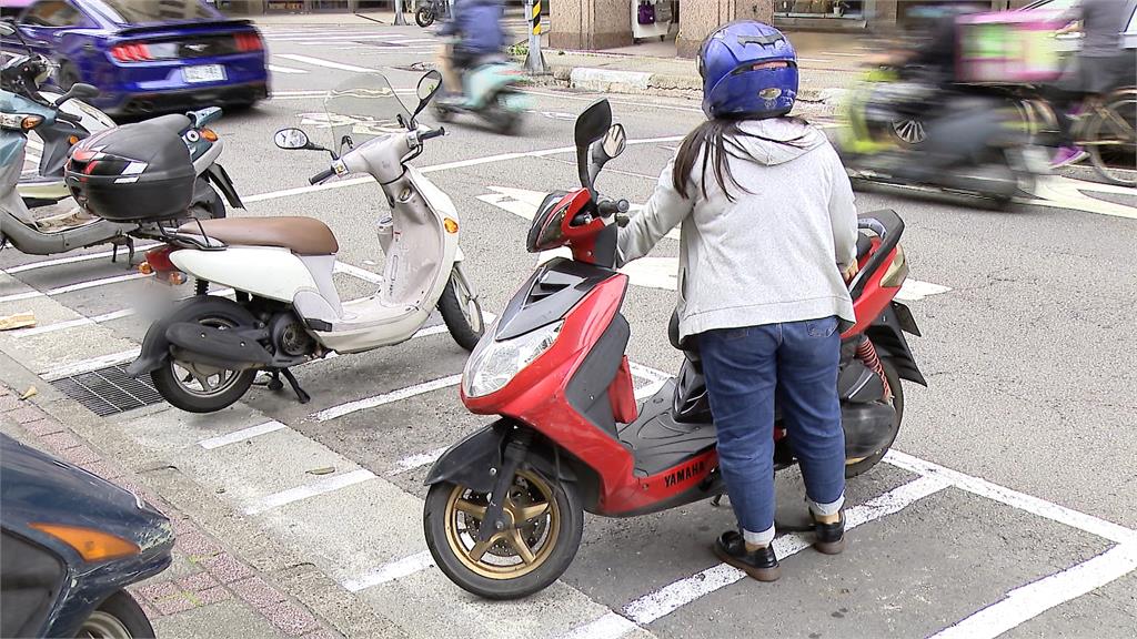 萬華湧現大量違停車潮　民眾直指原因是「這個」