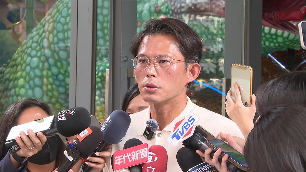 傳黨內將提案廢除2年條款? 黃國昌回應了