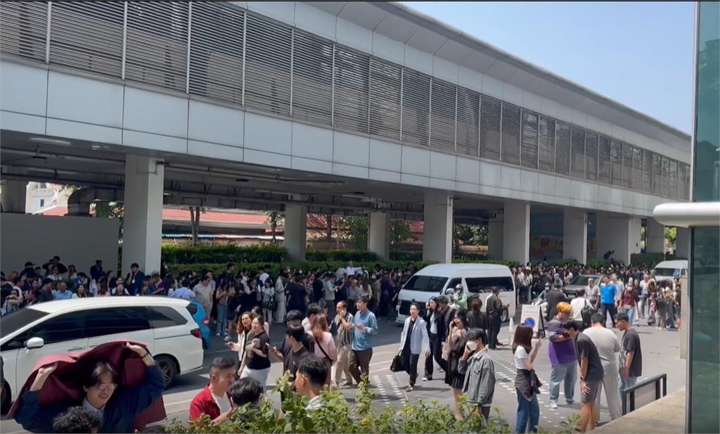 台灣人在國外遇8.2強震!她大吼「找掩護!」全場泰國人聽話照做
