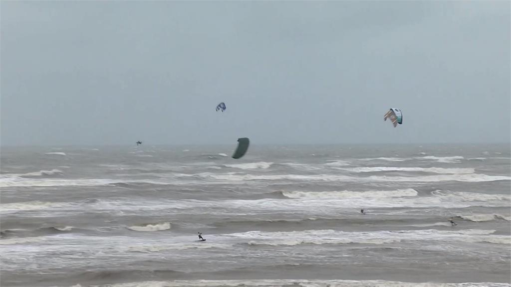 風箏衝浪「巨大轉圈賽」　苦等老天賞臉風暴天