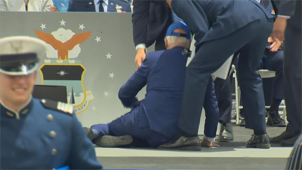 從政60年！　81歲拜登退選「一夜決定」健康出狀況？
