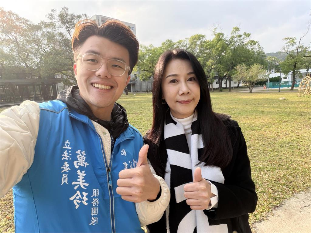 藍委兒參選議員才被起底「黑歷史」！校長卻捧「傑出校友」遭酸：畢典變造勢