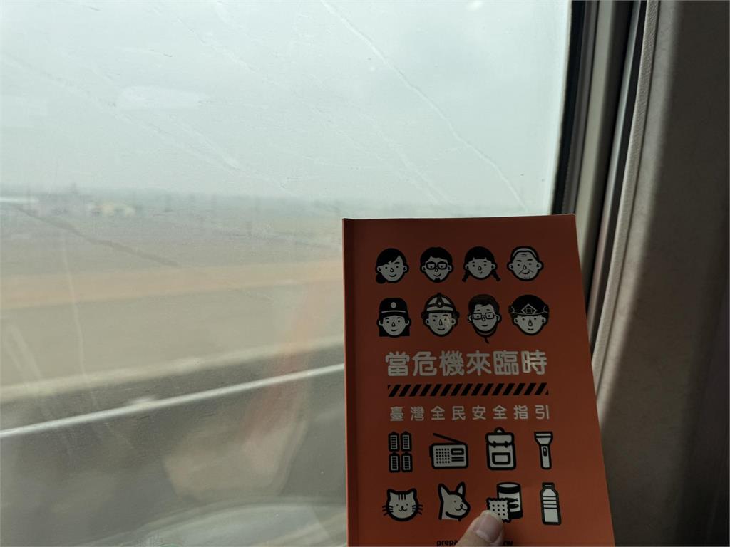 王鴻薇譏小橘書沒用「唸完早被砍」！林智群「反擊1句」網狂點頭：智商堪憂