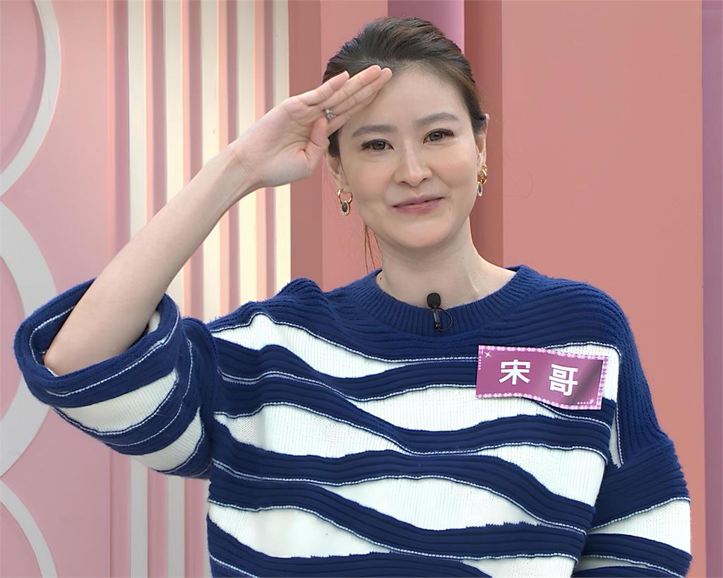 李新爆料老公沈世朋品味令人疑惑！舞廳感十足的霓虹燈放到兒子房間