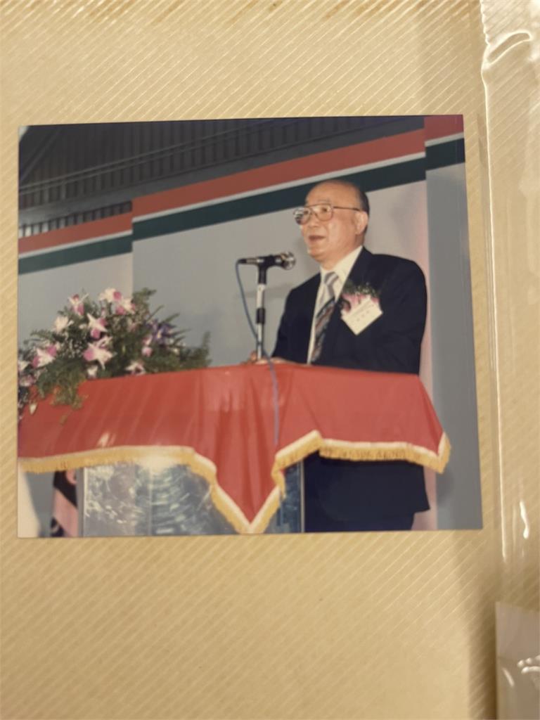 前總統府顧問陳土根辭世享耆壽97歲   律師陳玲玉撰文「爸爸的抽屜」緬懷