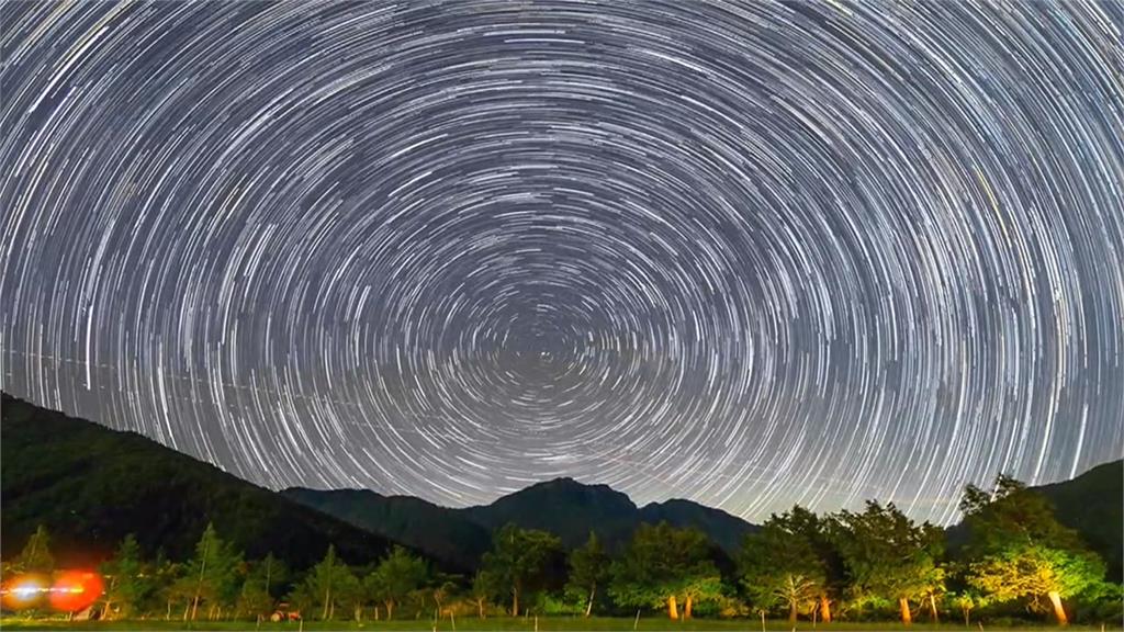 暴風雨前的寧靜？　武陵農場現絕美星空、彩虹