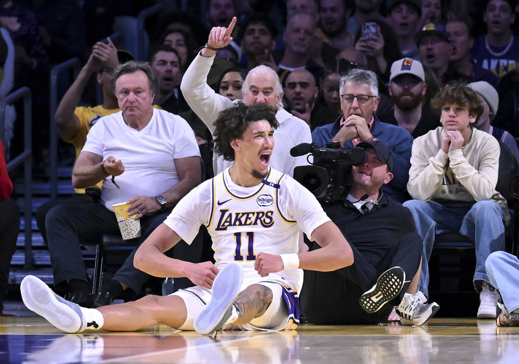 NBA(影)/Doncic迷蹤步戲耍KD砍3分 湖人射日成功中止連敗