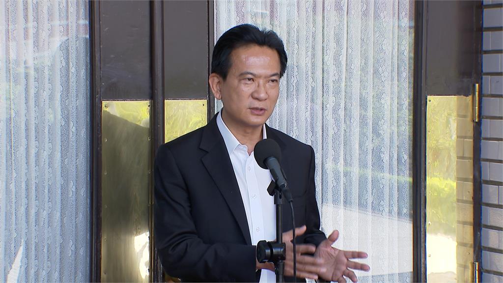 藍頻提開放中客、普發1萬 吳崢酸:當阿彌陀佛唸經