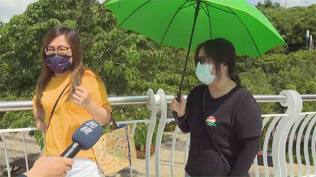 高雄微解封景點空間開放4成 崗山之眼人潮稀落