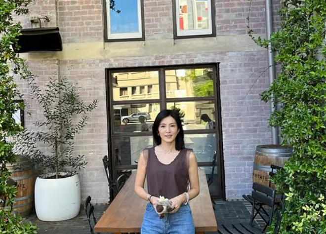 51歲楊采妮現況曝光全家赴澳洲度假曬照 凍齡膚況驚呆網不愧是玉女接班人