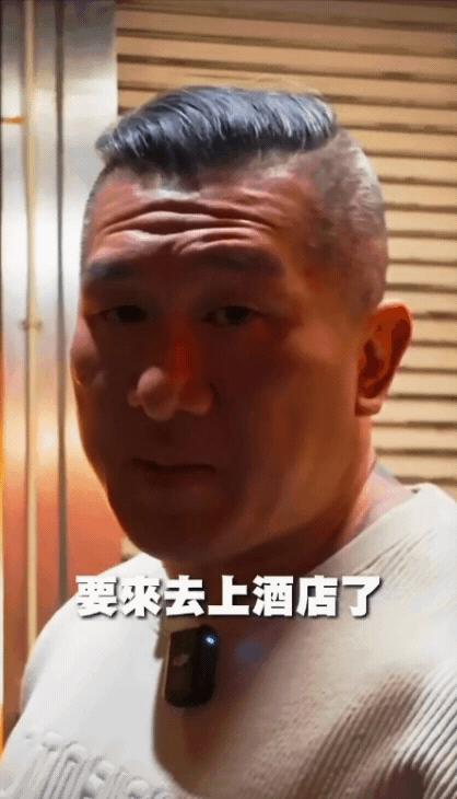 狂秀中國戰利品「謎之光碟」全場歪樓!館長「突傳1分鐘片」驚喊一句