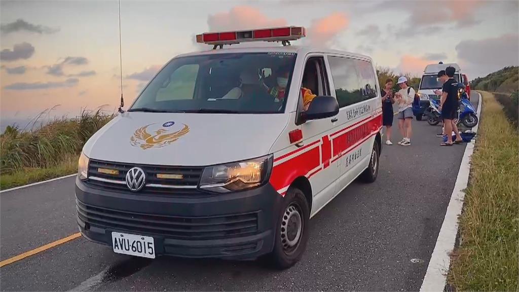 屏東恆春落山風太強? 韓籍遊客騎車自撞摔車