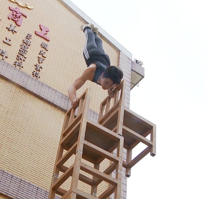 基隆雜技團「撼動H.D.A」高難度表演　成員挑高顏值小鮮肉