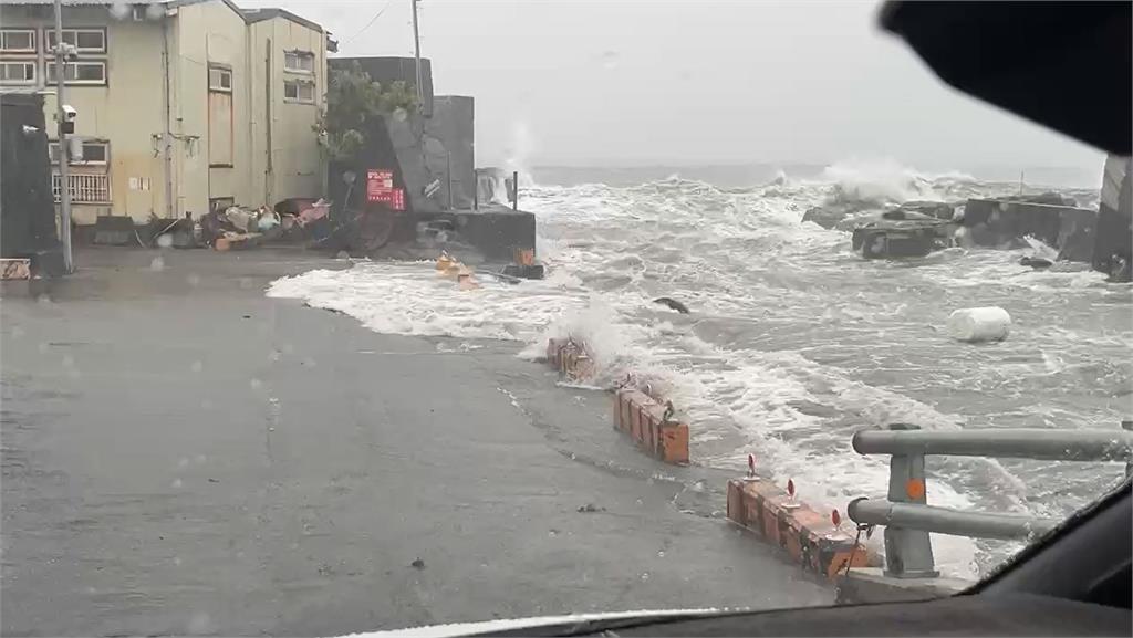快新聞/凱米太兇猛! 嘉義、宜蘭「海水淹上陸地」畫面曝光