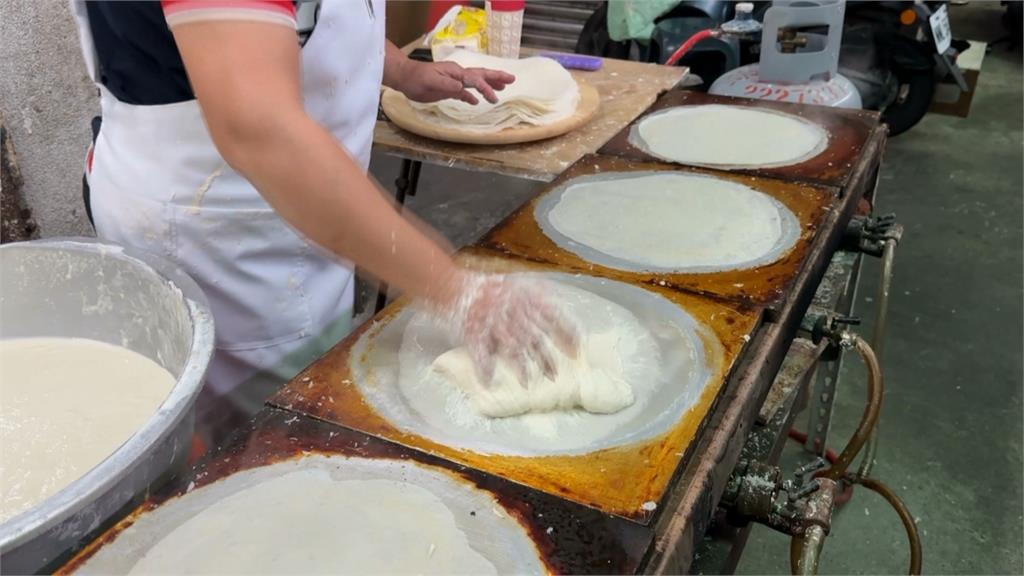 台南國華街知名潤餅買氣減 店家嘆「這原因」連休四天