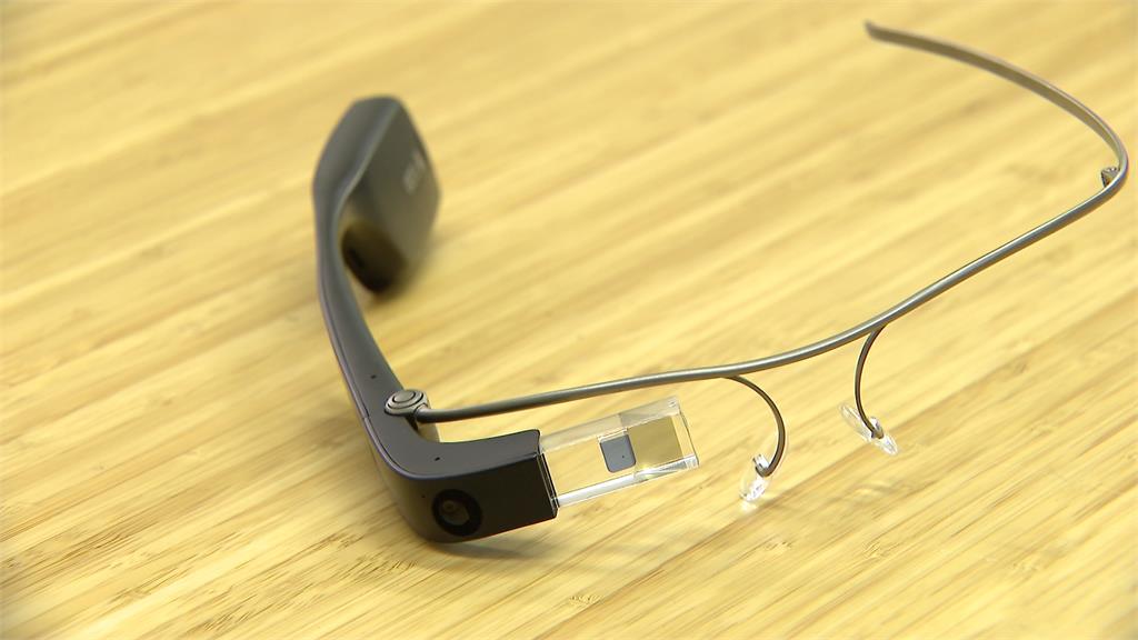 你是我的眼！「AI智能眼鏡」協助視障者　「導盲行穿線」過馬路更安全