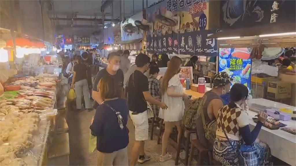 東港華僑市場　黑鮪魚近日買氣不如預期