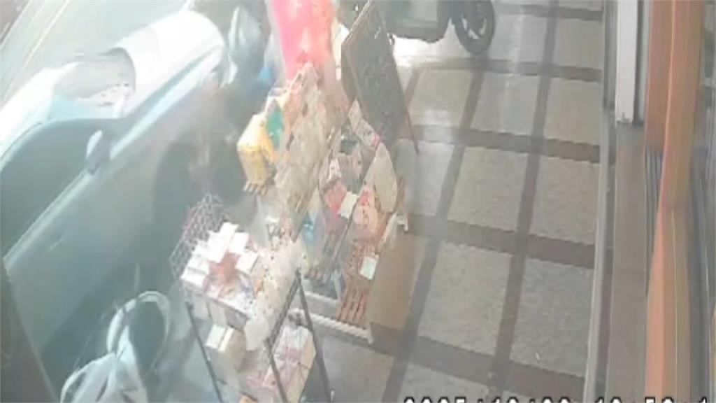 雲林轎車、機車搶快撞一團 彰化轎車暴衝撞5機車