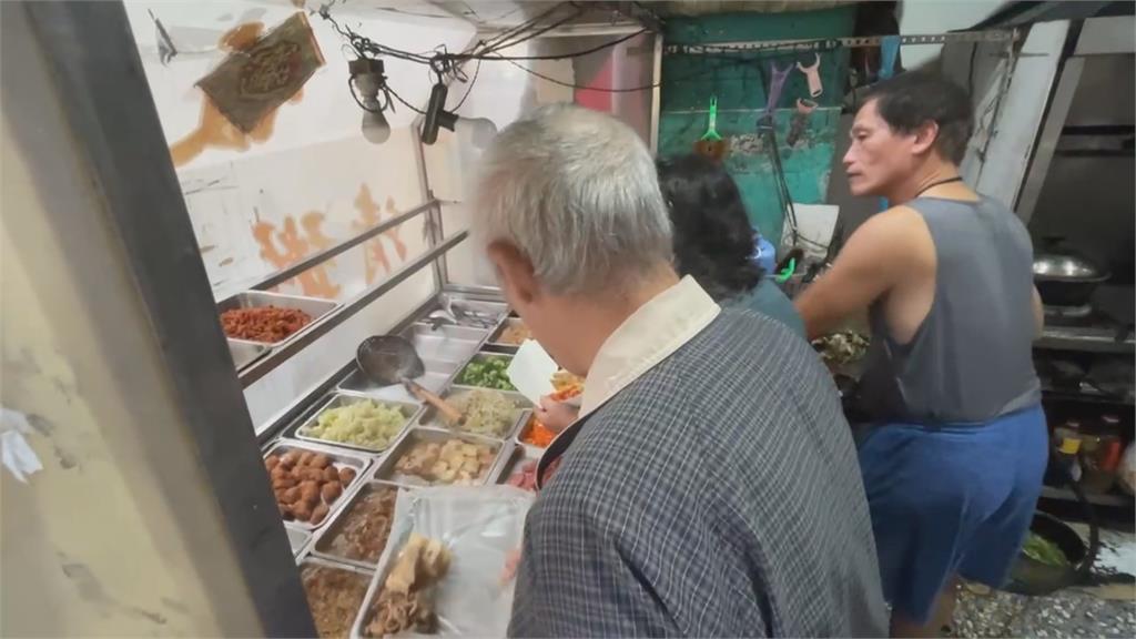 超佛心! 清粥小菜夾9菜"只要85元" 民眾:老闆行善積德