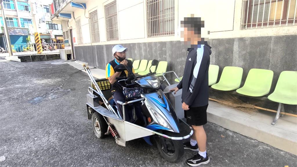有洋蔥!身體不好、沒收入 父親賣身障機車幫兒子籌學費