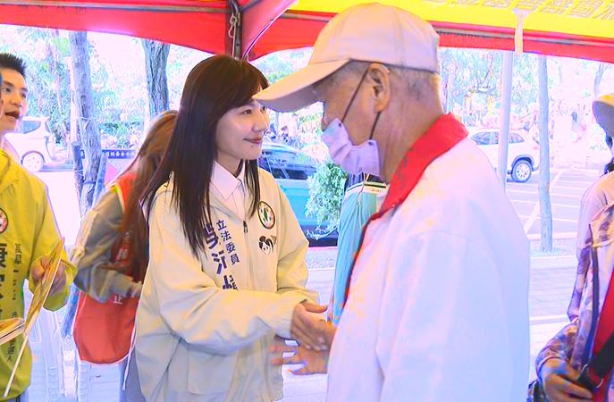 罷雙吳「橘紅色外套」掀討論 李孝亮:希望不要影響銷量