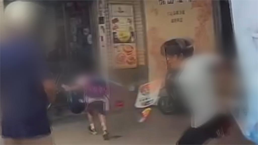 肉身護童畫面曝光! 女師英勇衝上前拉開女童