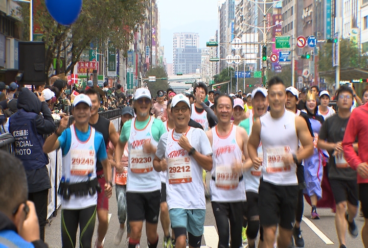 Run For Green! 富邦蔡明忠挺永續出席台北馬拉松