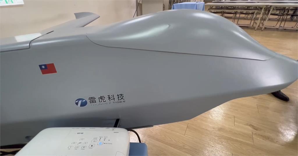 雷虎科技股東會搬來3架無人機　陳冠如大秀「鐵三角」