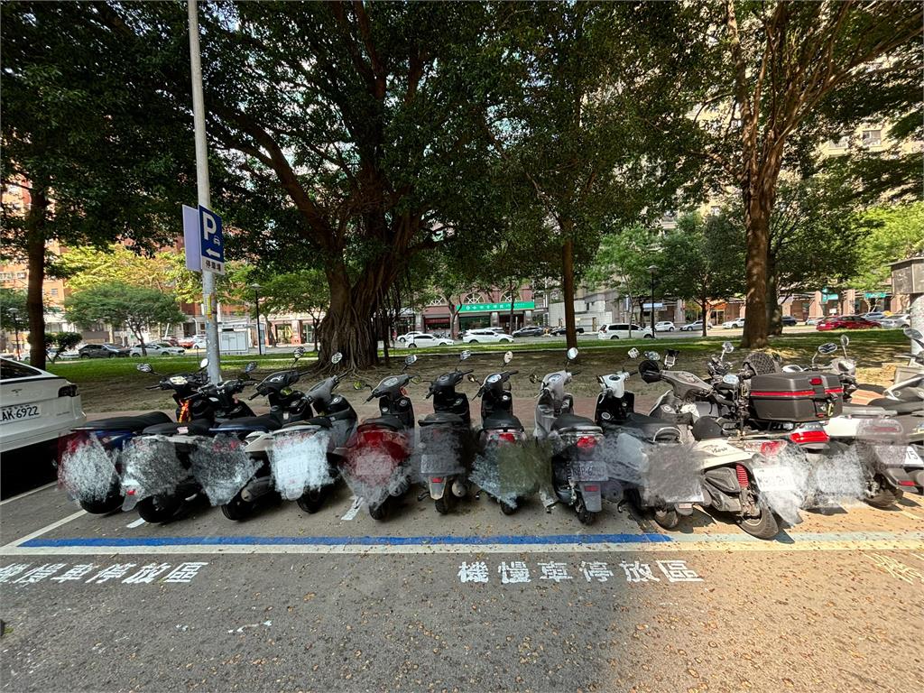 台中忠明南路停車陷阱　機車族遭集體開單！議員陳雅惠質詢要求撤單