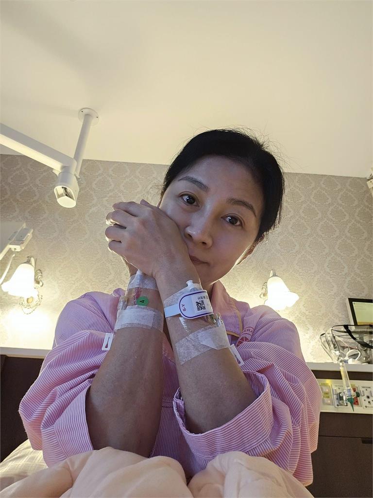 燒肉店「超香薄紗皇后」竟是方文琳!一字領猛下拉「極致線條」0遮現形