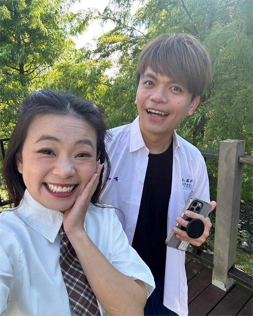 二伯公開「大巨肚」三寶疑駕到!私下真面目流出…網嚇壞:真假拉