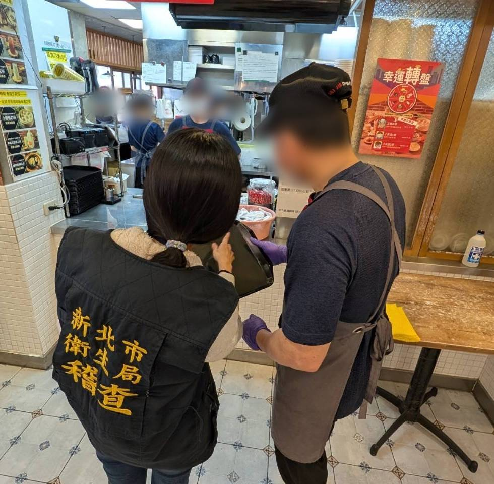 快新聞/噁!永和豆漿名店吃宵夜竟遇「這東西」在爬 新北衛生局說話了