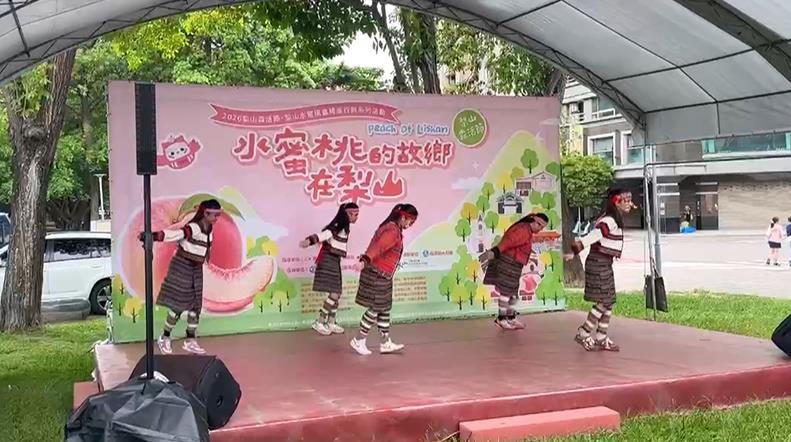 果肉細緻香甜！梨山"水蜜桃市集" 移師市區粉嫩登場