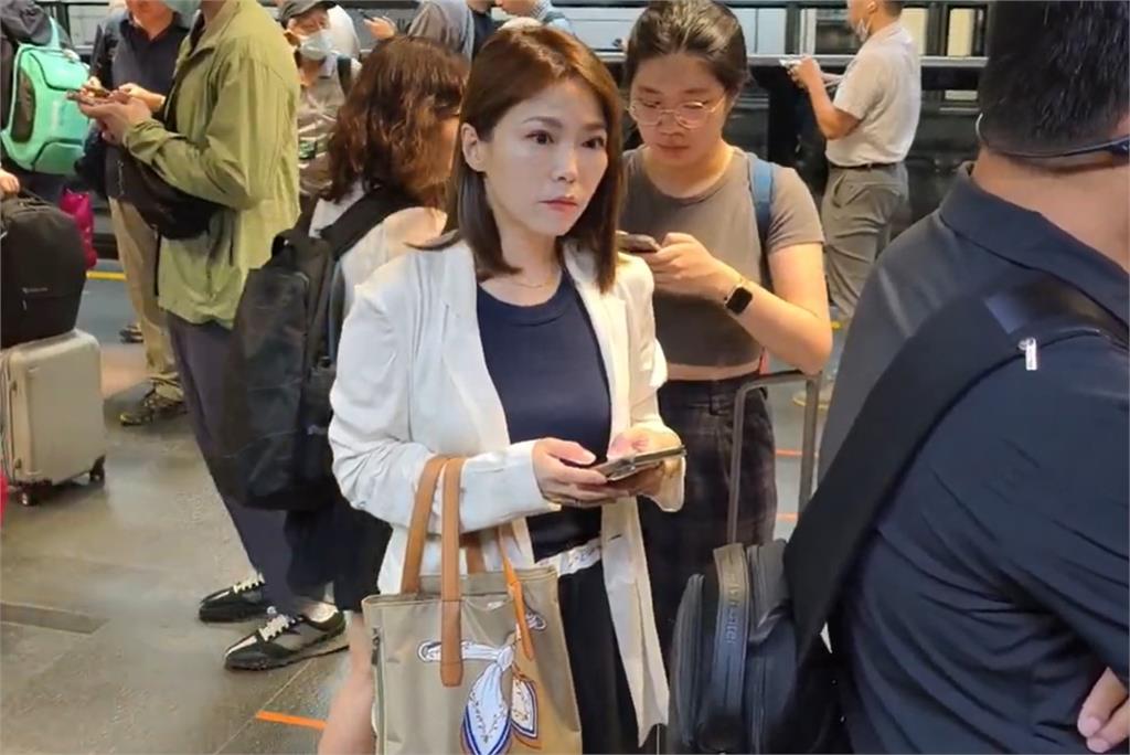 快新聞/彭振聲妻墜樓辭世 陳佩琪、陳智菡今晨搭高鐵疑南下探視
