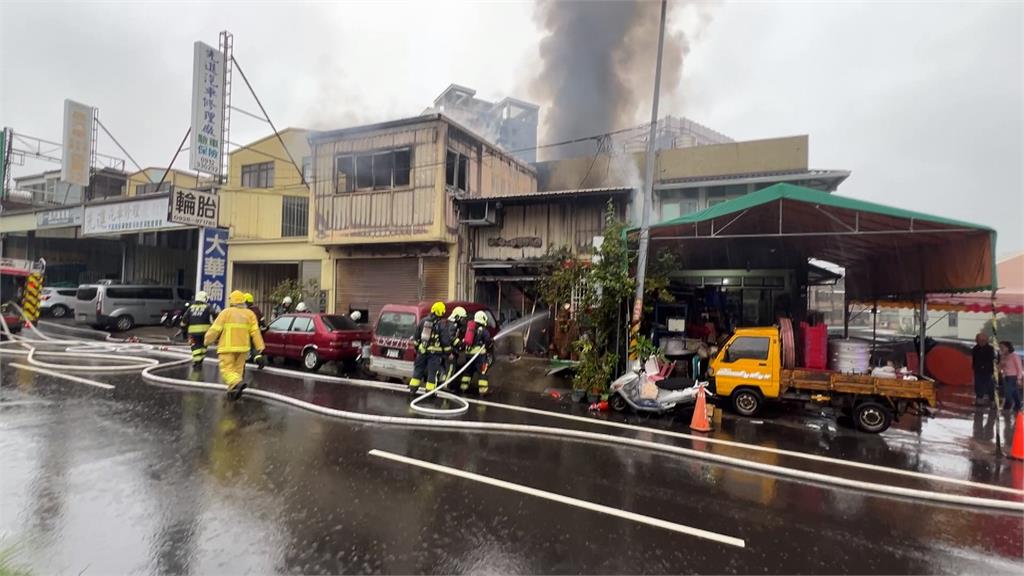苗栗民宅火!1樓狂燒逃不出 父子衝3樓求救下場曝