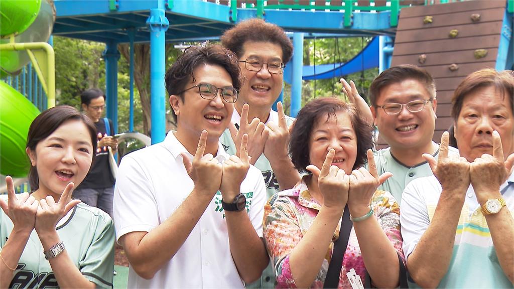 曝婆婆為看沈伯洋天天拉筋練身體　親子天下創辦人讚「特效藥」