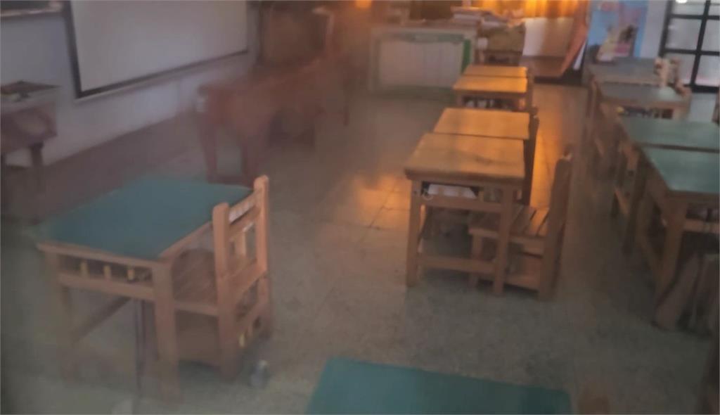 投訴控國小教師情緒失控猛踹桌椅 嚇壞一年級學童
