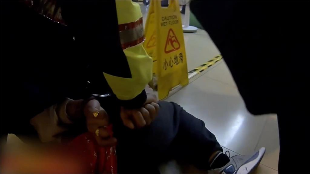 爬上神桌偷金牌 好賭男淪公廟大盜偷遍西半部