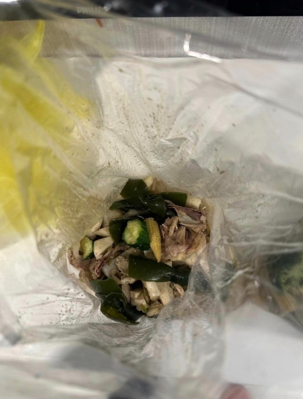 孔金欸?羅東夜市「半隻鹽水雞+配菜」要850元 食物照曝網酸:怎不去搶