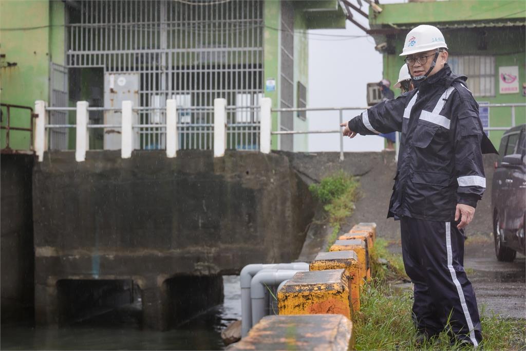 快新聞／豪雨狂炸高雄！陳其邁、賴瑞隆分進合擊「全面盯」防汛