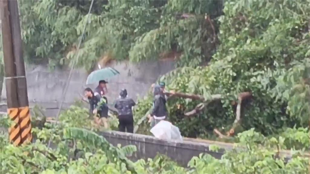 山陀兒大雨台東傳災情　蘇花.南迴全封路 台東成孤島