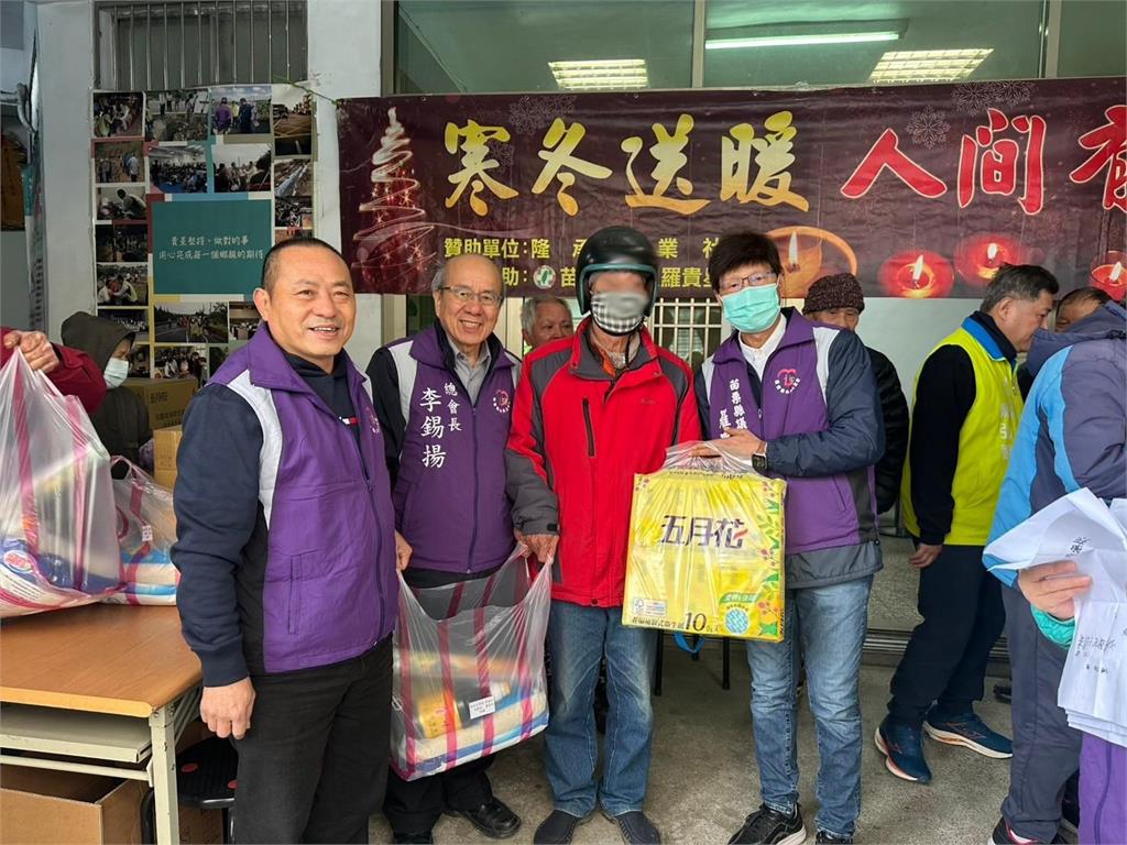 快新聞/響應賴總統!羅貴星、綠苗縣黨部寒冬助弱勢家庭 持續關心民瘼
