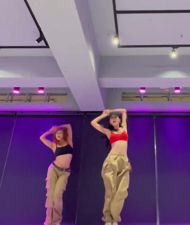 李毓芬激舞「超細肩帶」快撐不住!影片曝讓75萬人朝聖狂讚:拜託週更