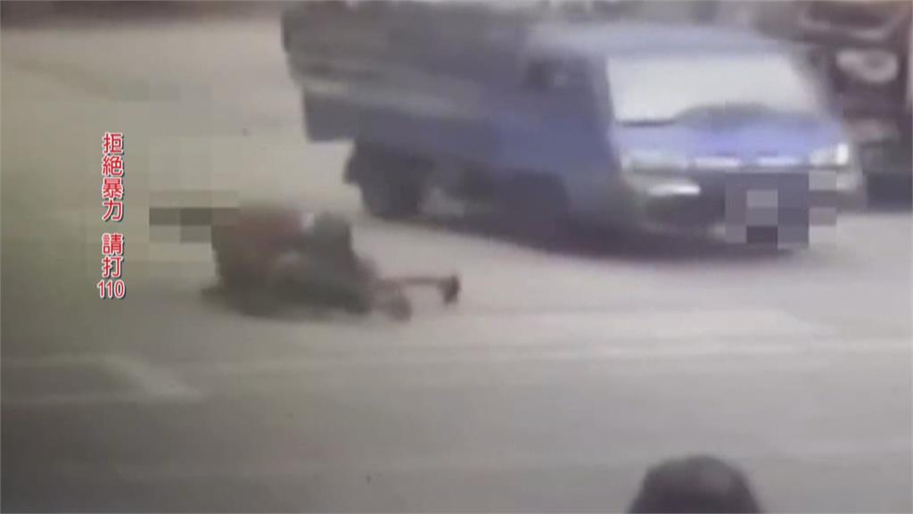 長期爭地盤積怨已久 三峽老街兩街友爆全武行!互告傷害