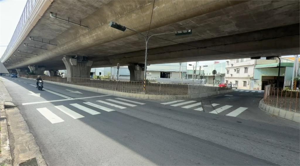 嚇！台中神岡男「詭異逆向」　進逼衝撞對向車頭後揚長而去