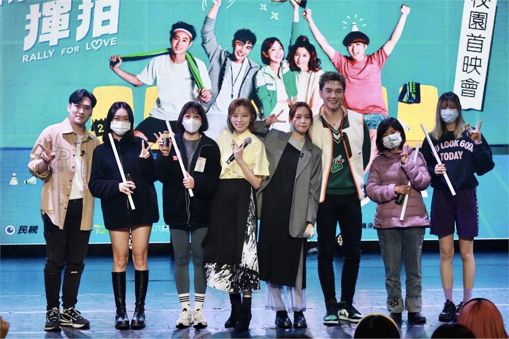 艾成客串《決勝的揮拍》成遺作!王瞳一看淚崩…眾人「1暖舉」喊加油