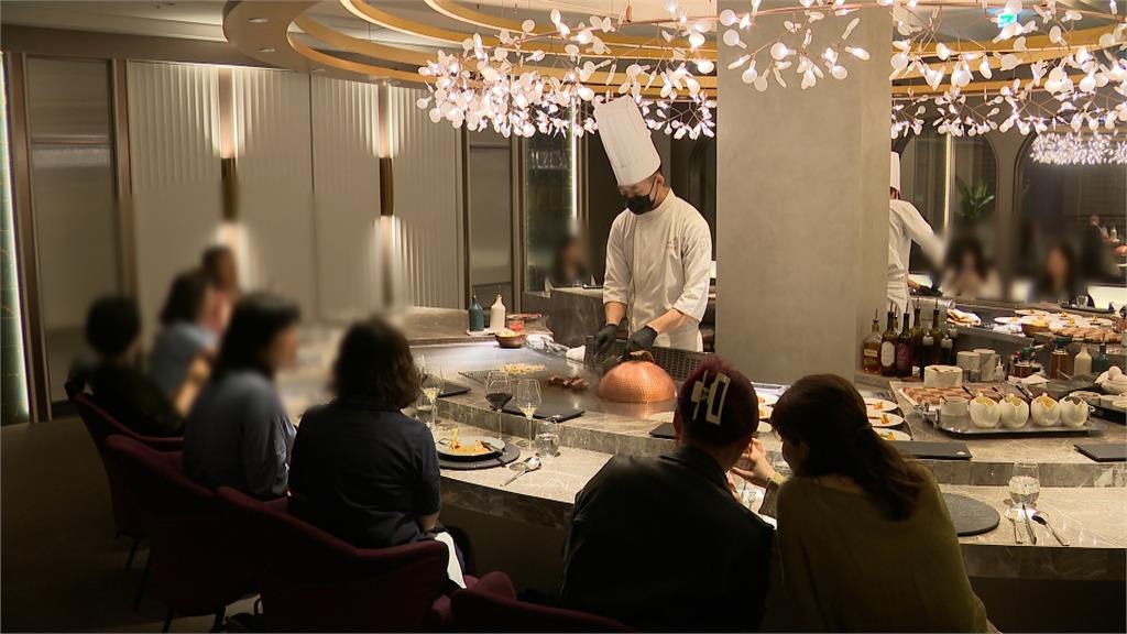 餐飲業人力缺口25% 餐廳挖角搶人祭「轉職津貼」