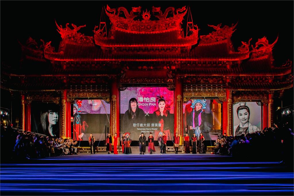 跨界時尚!唐美雲歌仔戲團參與臺北時裝週開幕大秀演出超吸睛
