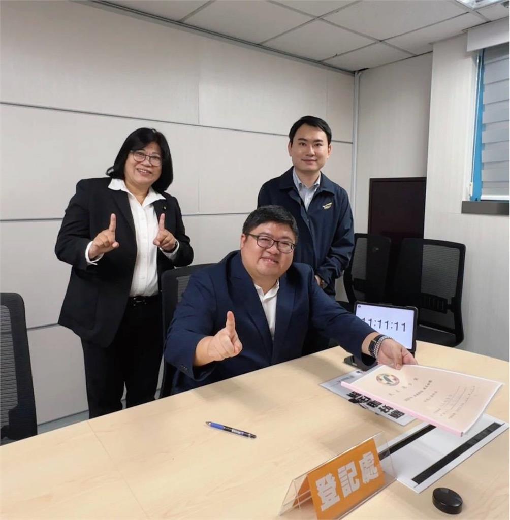 快新聞／11/11 11:11！蔡易餘登記DPP黨內初選　喊打造嘉義縣黃金十年